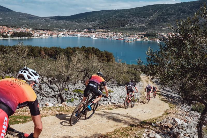 4 Croatian islands venues for unique cross country bike race