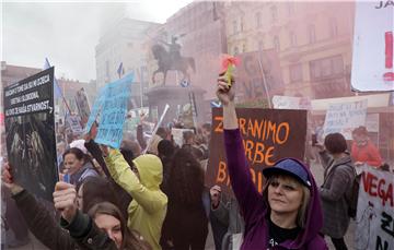 Udruga Prijatelji životinja i Udruga Pobjede organizirali treći Marš za životinje