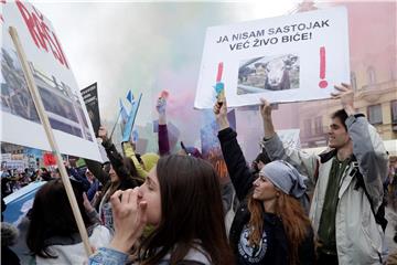 Udruga Prijatelji životinja i Udruga Pobjede organizirali treći Marš za životinje