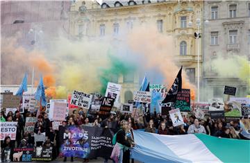 Udruga Prijatelji životinja i Udruga Pobjede organizirali treći Marš za životinje