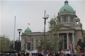 Počeo prosvjed ispred narodne skupštine u Beogradu