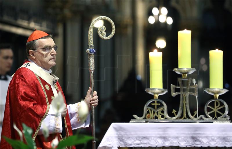 Kardinal Bozanić predvodio misu na Cvjetnicu u zagrebačkoj katedrali