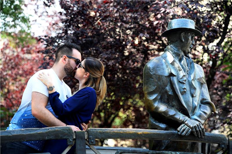 Ogoljena prijevara: Žene bolje u prikrivanju preljuba