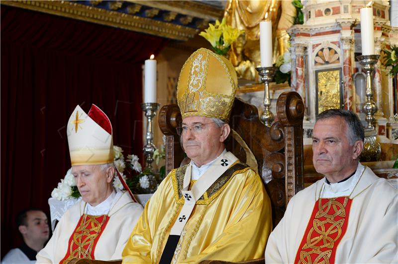 Nadbiskup Barišić poručio: Ne može se bez nedjelje