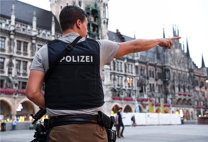 Munich: Croatian Mass disrupted by mentally ill person shouting "Allahu Akbar"