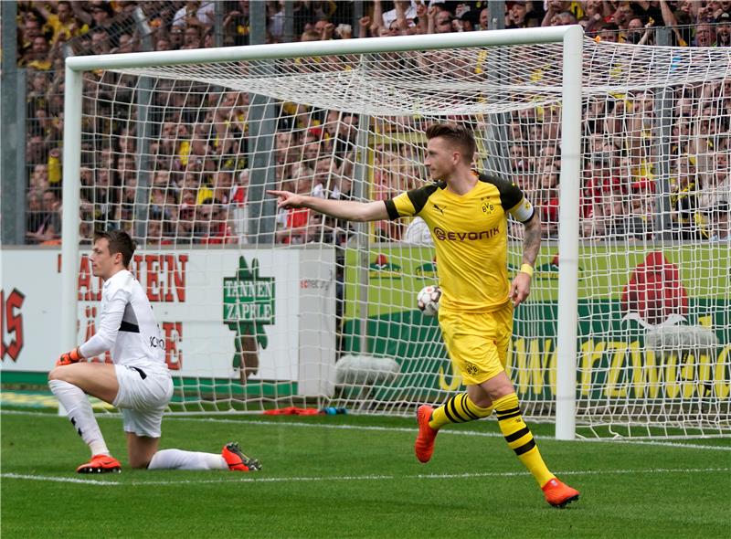 Njemačka: Freiburg - Borussia Dortmund 0-4