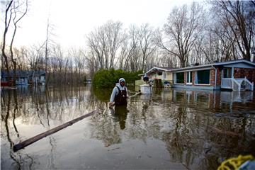 Šire se poplave na istoku Kanade, vojska stiže u pomoć