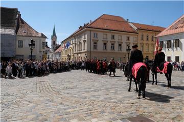 Počasna satnija Kravat pukovnije započela vojno-povijesne ceremonije Smjene straže