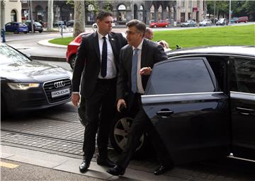 Plenković uoči užeg Predsjedništva HDZ-a: Razgovarat ćemo o suficitu, kreditnom investicijskom rejtingu...