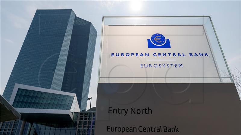 ECB: rast bankovnih kredita u eurozoni usporio u ožujku