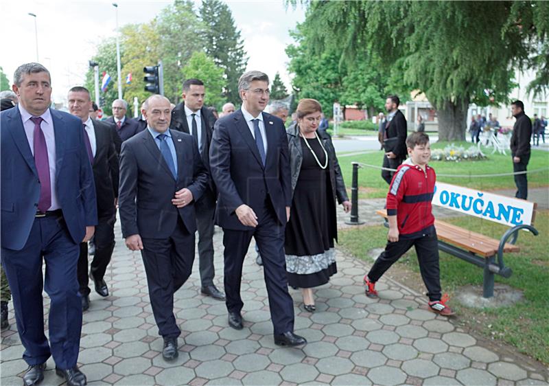 Premijer Plenković u Okučanima