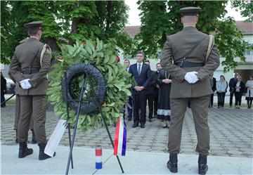 Premijer Plenković u Okučanima