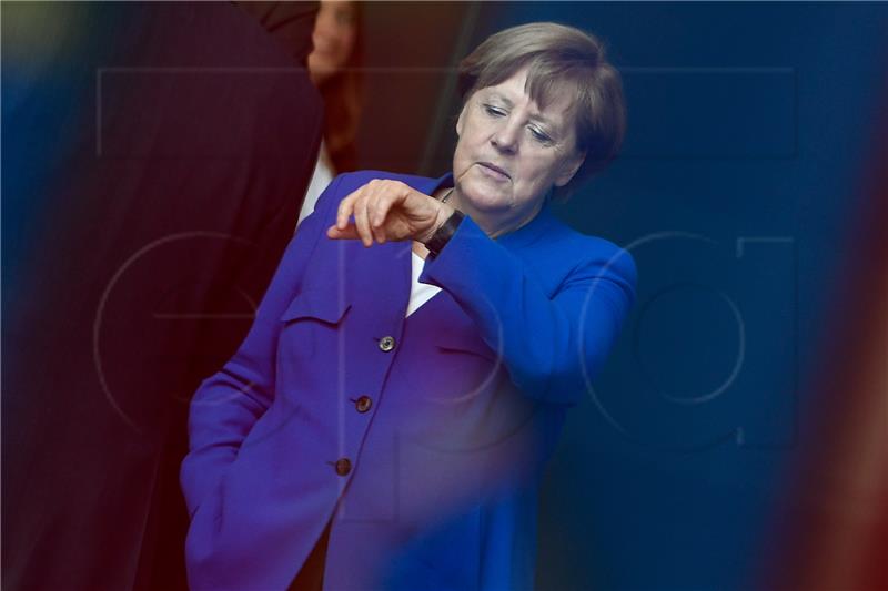 Angela Merkel odbacila navode o prijevremenom povlačenju s dužnosti