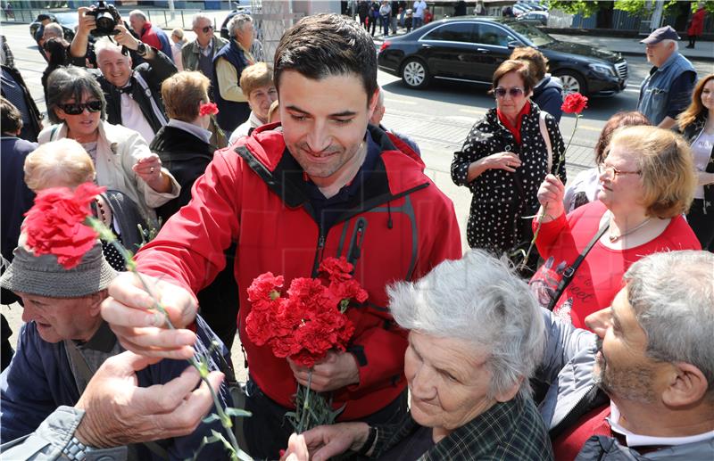 Davor Bernardić i Gordan Maras dijelili karanfile i Maksimiru