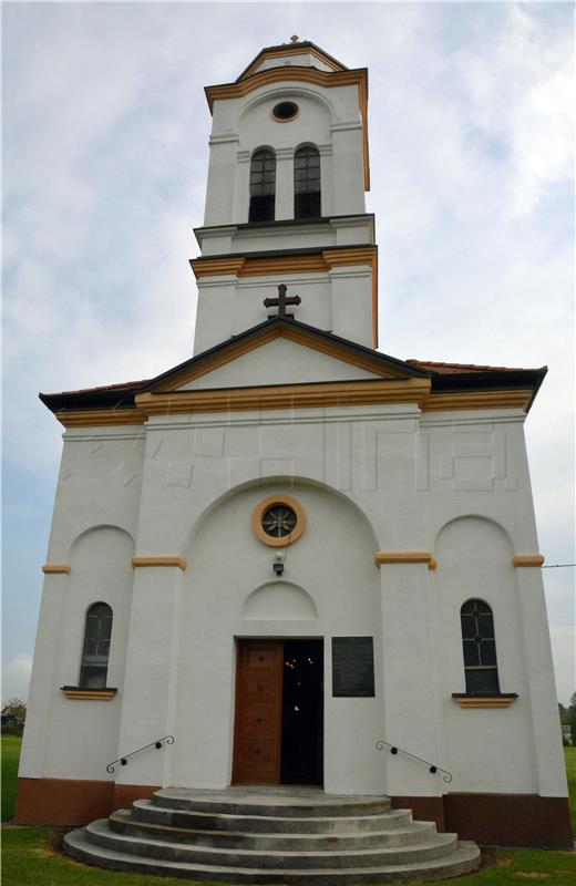 Liturgija u hramu Svetog Dimitrija u Okučanima