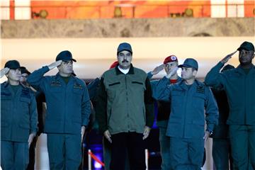 Maduro želi dokazati odanost vojske za vrijeme krize