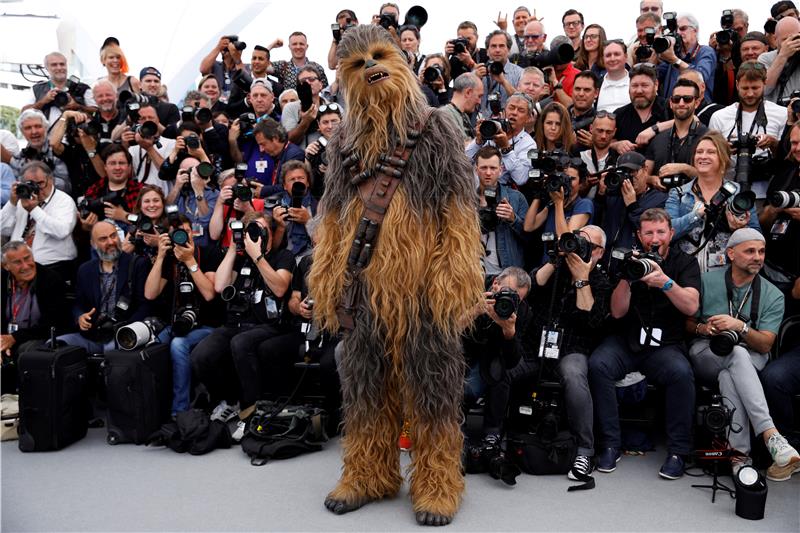 Umro Peter Mayhew, glumac poznat po ulozi Chewbacce 