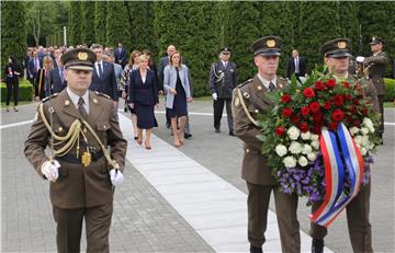 Predsjednica Republike i premijer u Vukovaru na obilježavanju Dana grada 