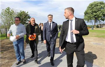 Plenković obišao rekonstrukciju građevine Vodotoranj Vukovar