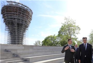 Plenković obišao rekonstrukciju građevine Vodotoranj Vukovar