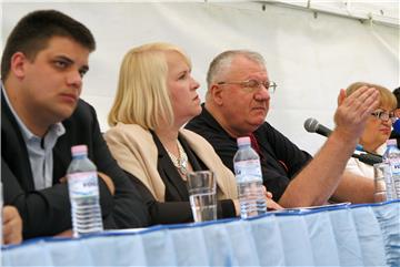 Seselj denies crime in Hrtkovci, demands life imprisonment for all who claim there was genocide in Srebrenica