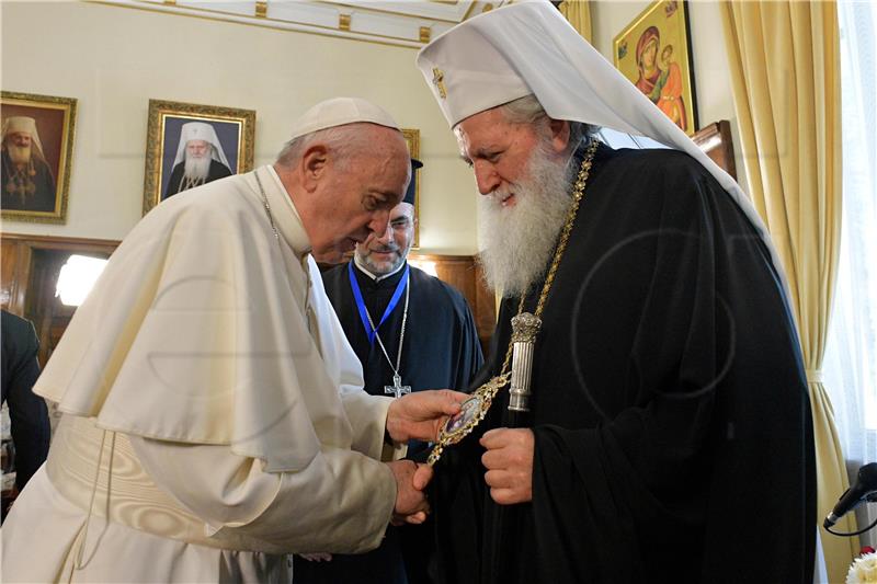 Papa u Bugarskoj održao misu na otvorenome, pozvao zemlju da se otvori izbjeglicama