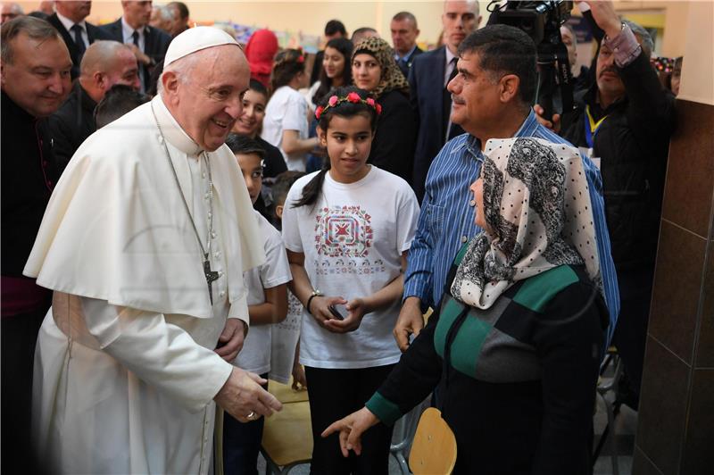 Papa posjetio migrante u Bugarskoj