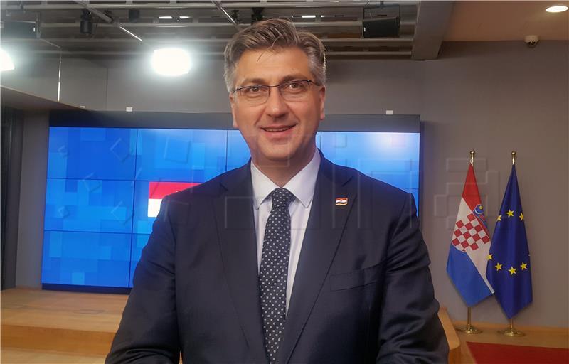 Plenković razgovarao s Tuskom uoči summita u Sibiuu