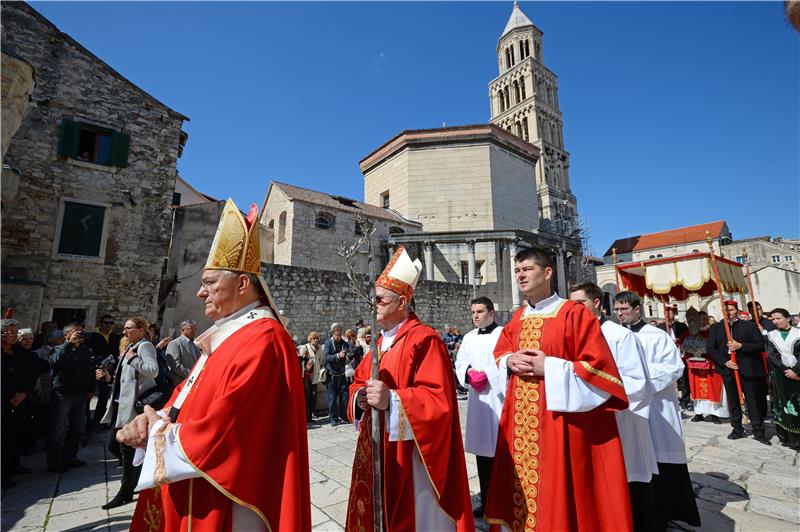 Procesija i sveta misa u  prigodi obilježavanja blagdana sv. Duje i Dana Grada Splita