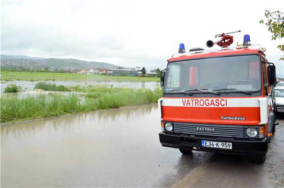 BiH strahuje od poplava idućeg tjedna, službe spašavanja u pripravnosti