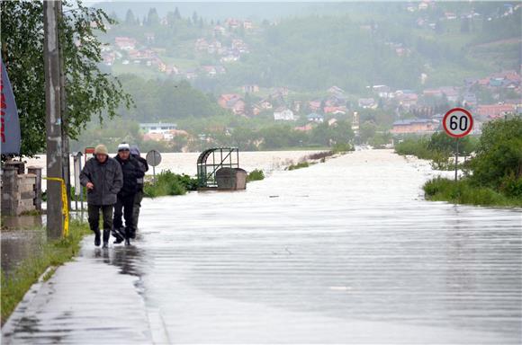 Poplave na sjeveru BiH, ugrožene stotine kuća i gospodarskih objekata