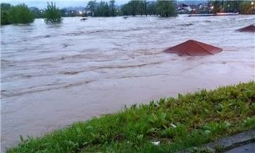 BiH: Poplave se šire, blokirane brojne prometnice