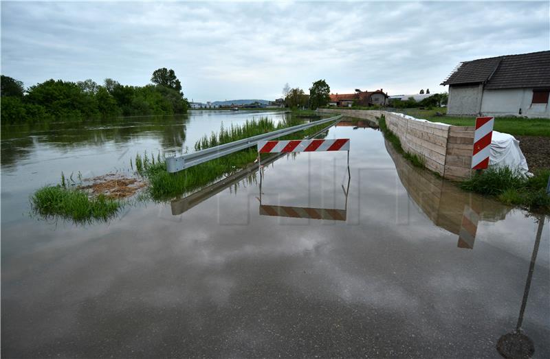 Rekordan vodostaj Mrežnice - Poplavljeno 20-ak kuća na dugoreškom području