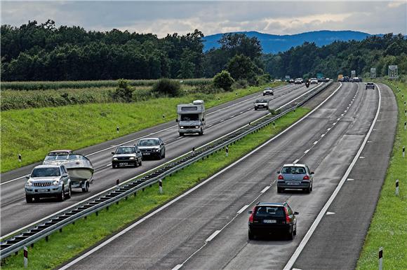 HAK: Kolnici mokri i skliski, mogući odroni