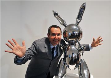 (FILE) BRITAIN ARTS JEFF KOONS