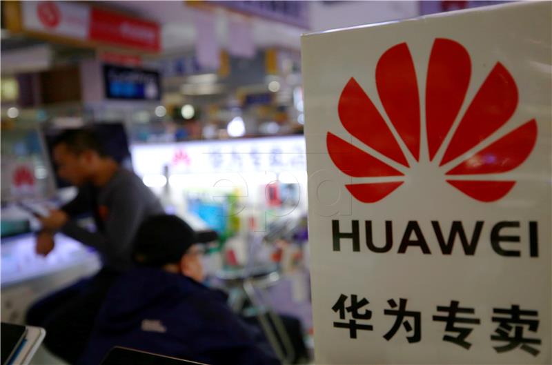 Huawei je veliki sigurnosni rizik za Britaniju - bivši šef MI6