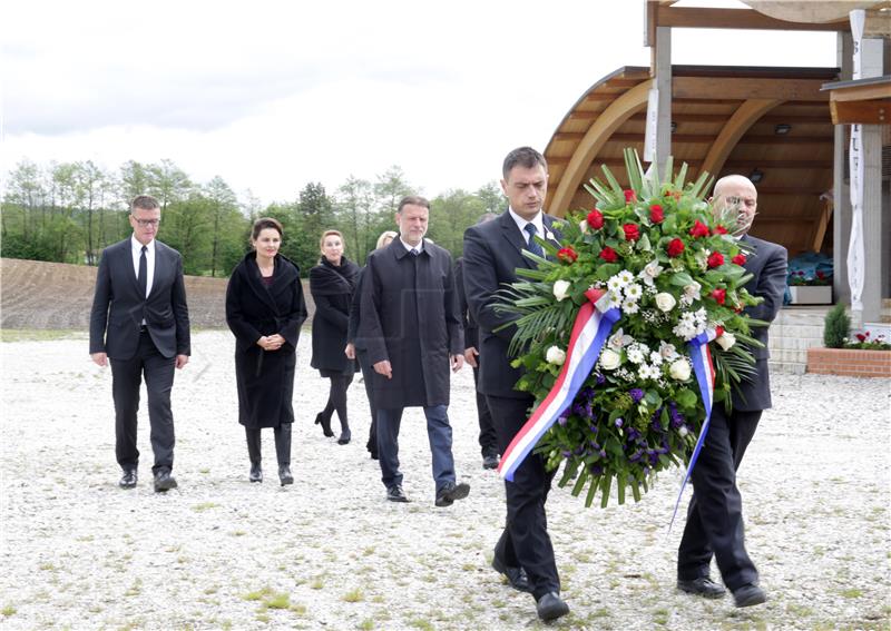 Jandroković položio vijenac kod Spomen-obilježja na Bleiburškom polju