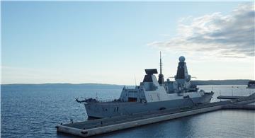  Britanski princ Edward obišao HMS Duncan