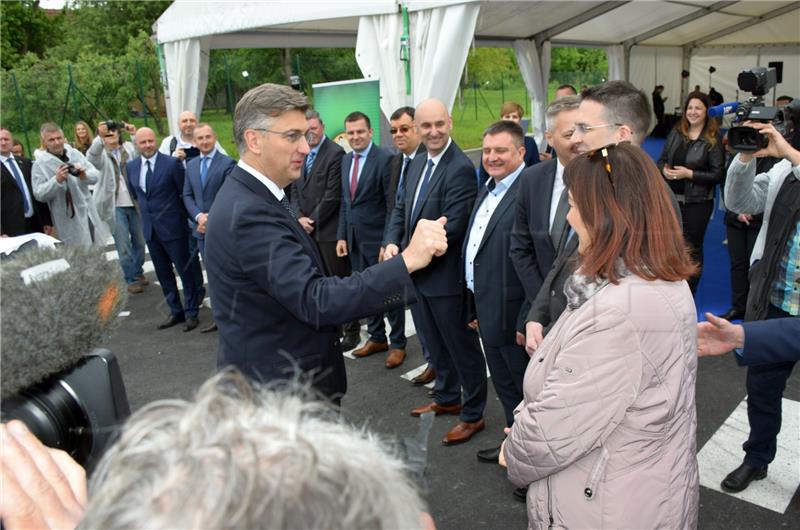 Premijer Plenković na svečanom otvorenju proširenog i moderniziranog proizvodnog pogona bjelovarske Sirele