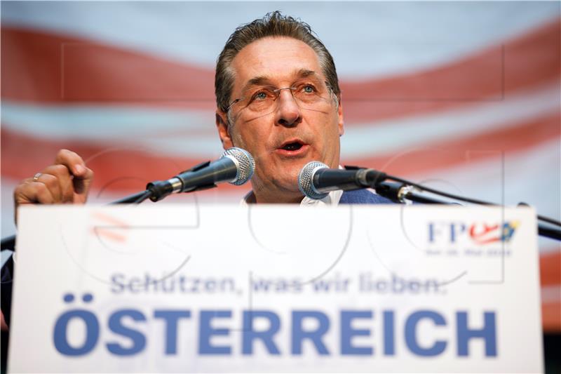 (FILE) AUSTRIA PEOPLE STRACHE