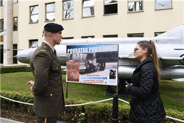 Više od 50 tisuća ljudi vidjelo Perešinov MIG-21 izložen ispred MORH-a