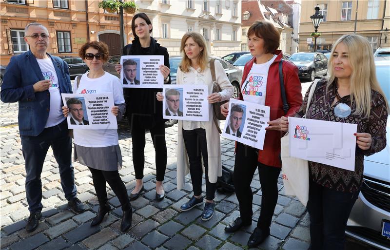 Konferencija za medije predstavnika učitelja  zaposlenih u posebnim ustanovama