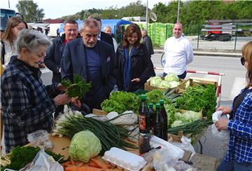 Bandić u sklopu predizborne kampanje obišao sajam u Krapini