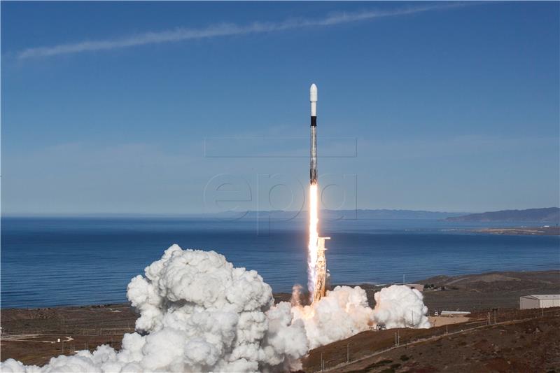 SpaceX lansirao 60 internetskih satelita