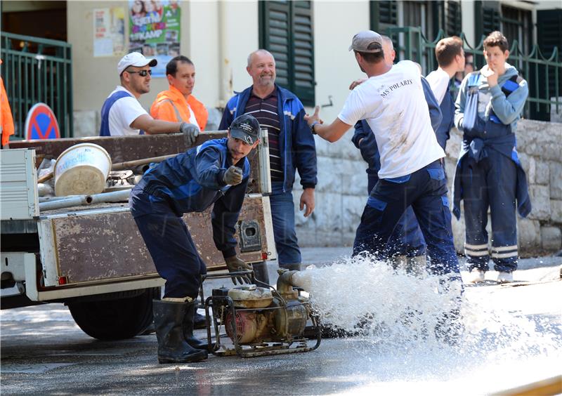 Zbog puknuća cijevi poplavljeno središte Splita