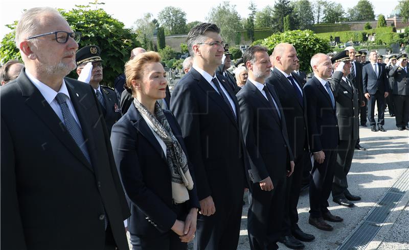 Defence minister says Croatian Army guarantor of peace and stability