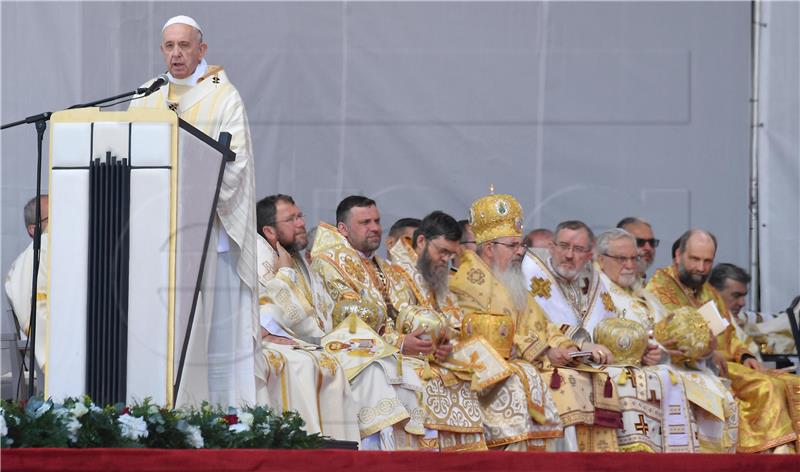 Papa beatificirao sedmoricu rumunjskih biskupa i upozorio na ideologije razdora 