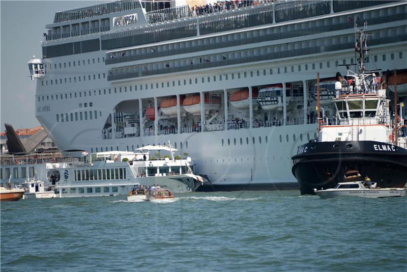 ITALY VENICE CRUISE SHIP COLLISION