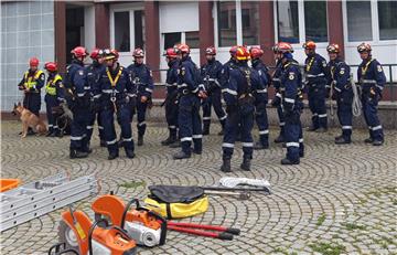 Timovi Civilne zaštite održali pokaznu vježbu spašavanja građana nakon potresa