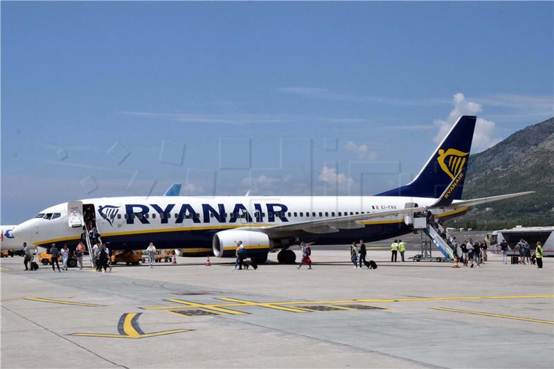 First Ryanair plane lands in Dubrovnik